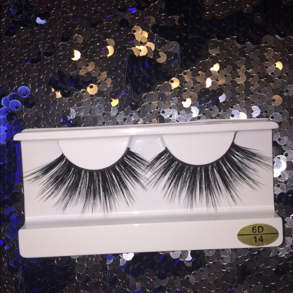 Lashes - Picture 6 of 10